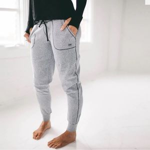 Albino Fit at ease joggers size M